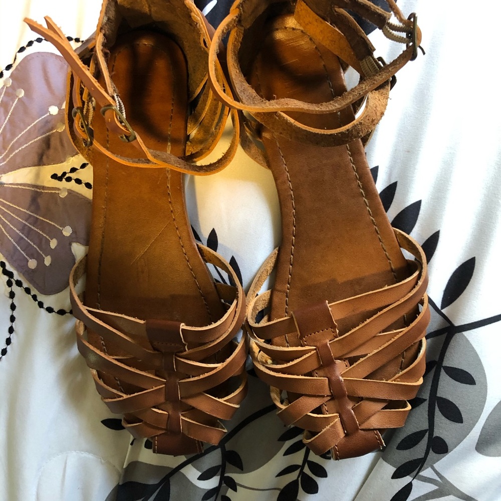brown huaracha style sandals